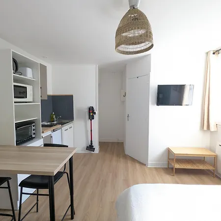 Bel Appartement - Centre Ville & 25Min Du Parc شقة شوليه