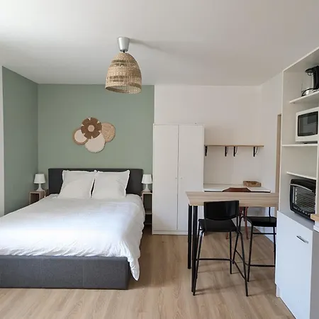 Bel Appartement - Centre Ville & 25Min Du Parc * شوليه